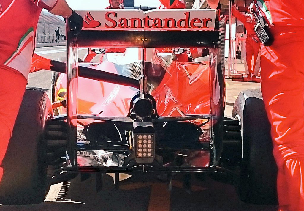 Zadní část Ferrari SF16-H zachycená během středečního testování