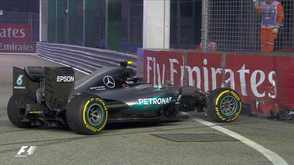 Havárie Rosberga v závěru 1. tréninku
