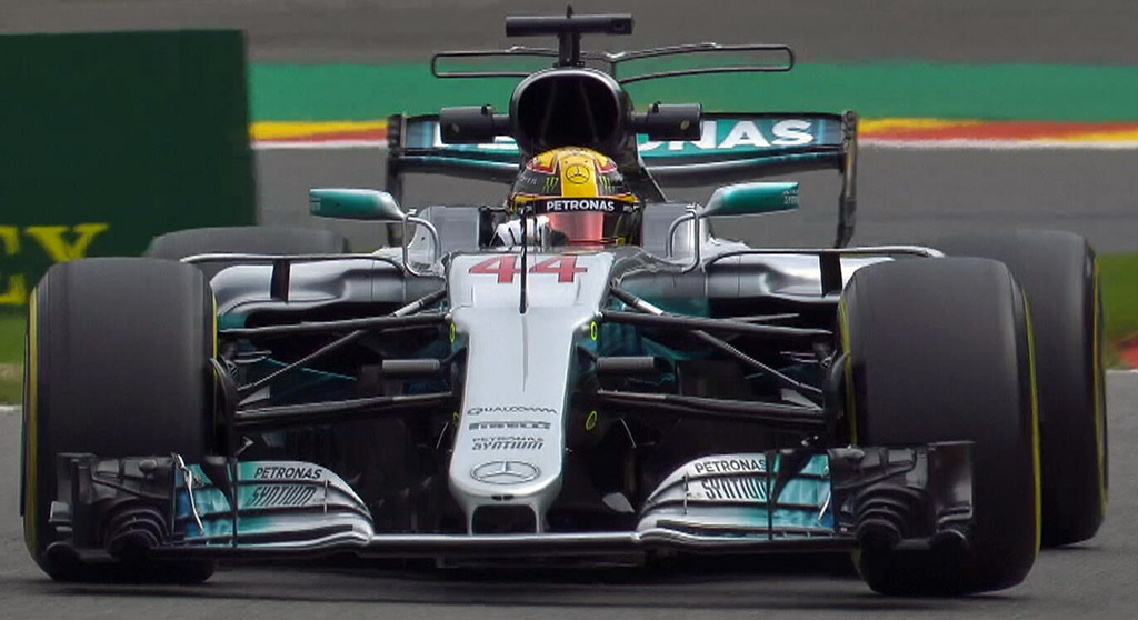 Lewis Hamilton v 2. tréninku v Belgii