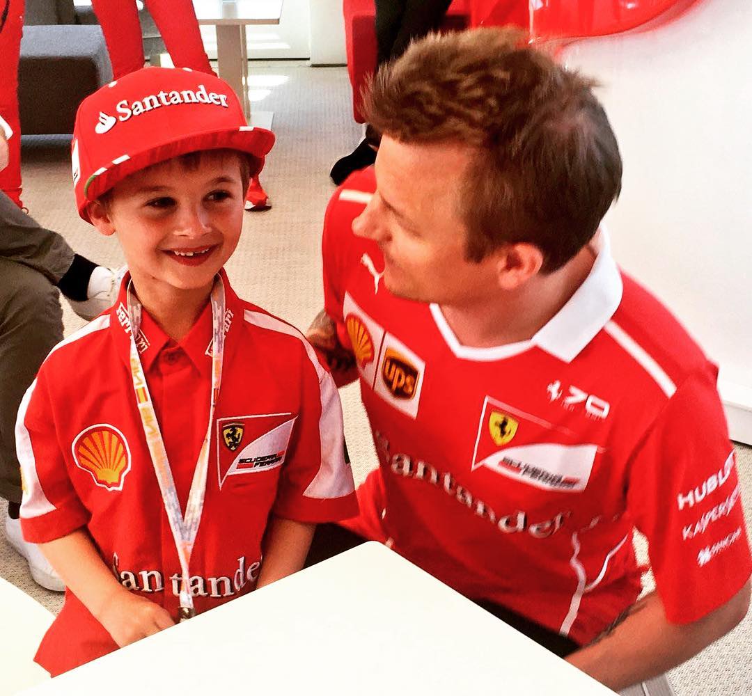 Kimi Räikkönen se svým fanouškem
