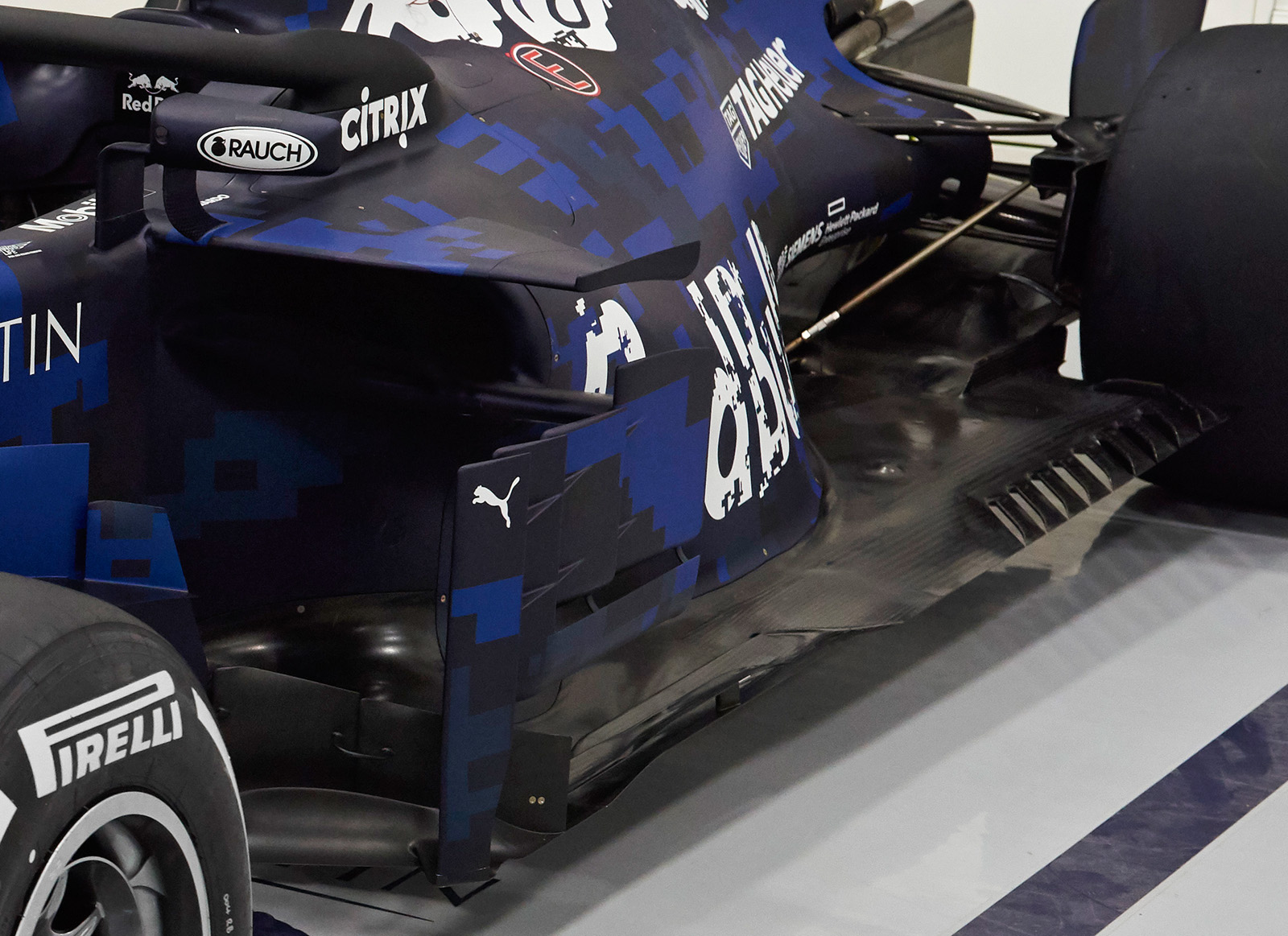 Podlaha a zadní zavěšení nového Red Bullu