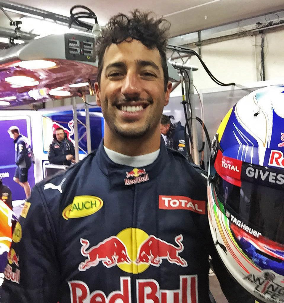 Vysmátý Daniel Ricciardo po prvním testovacím dnu