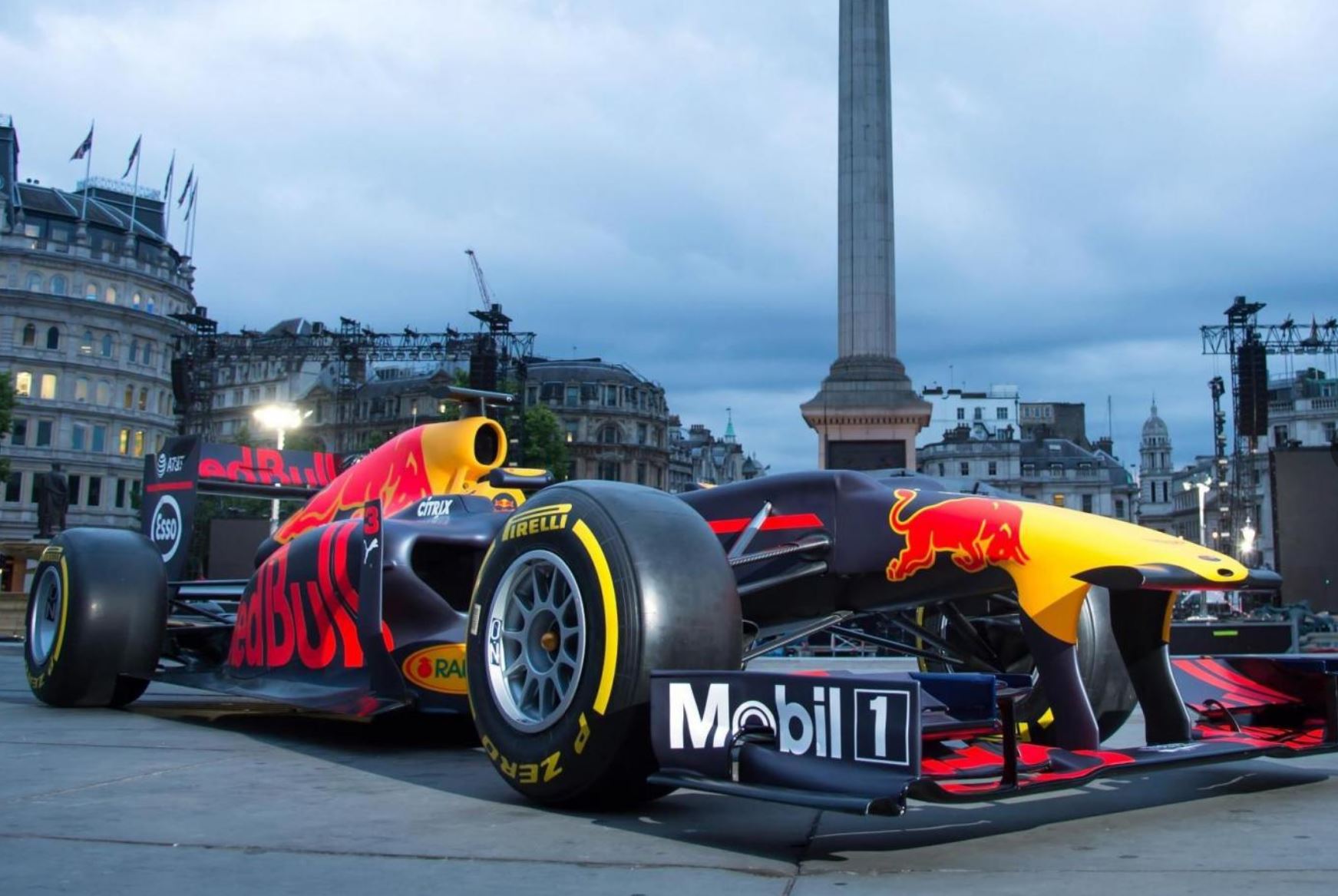 Red Bull na Trafalgarském náměstí