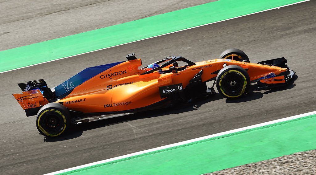 Fernando Alonso s novým McLarenem v 1. tréninku