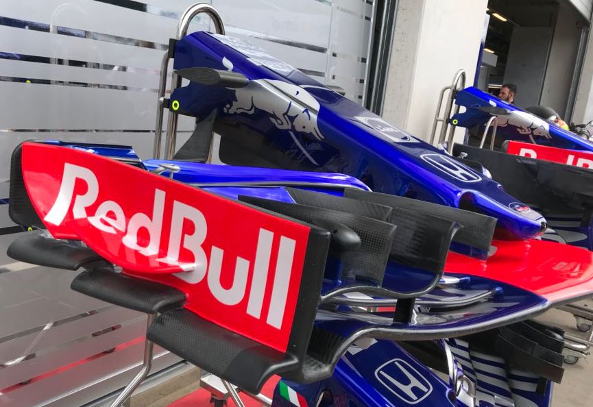 Nové přední křídlo Toro Rosso