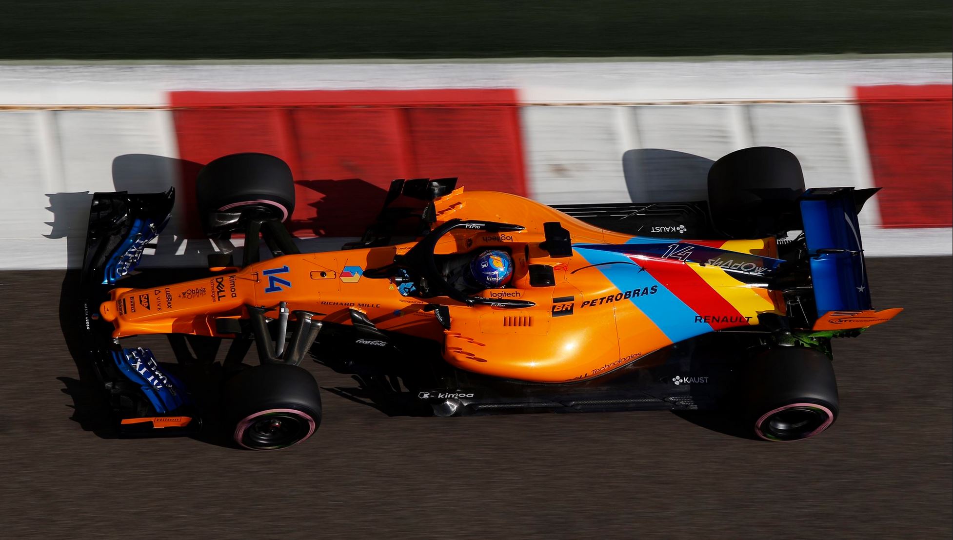 Fernando Alonso si na rozloučenou užívá speciálního zbarvení svého McLarenu