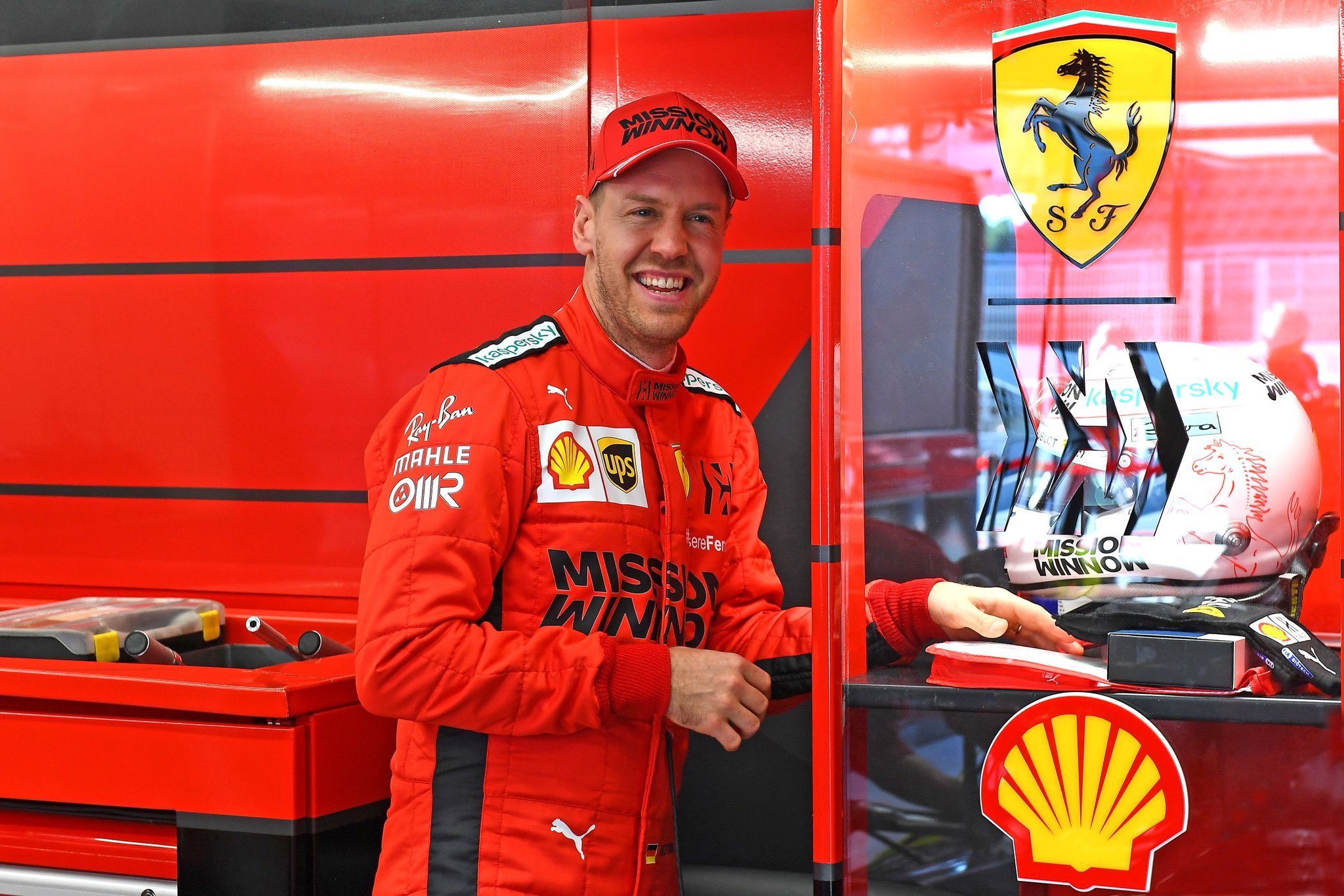 Sebastian Vettel po prvním dnu testování vypadal celkem spokojeně