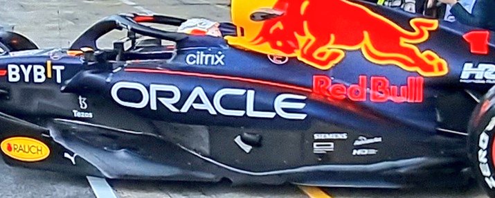 Podlaha Red Bullu RB18